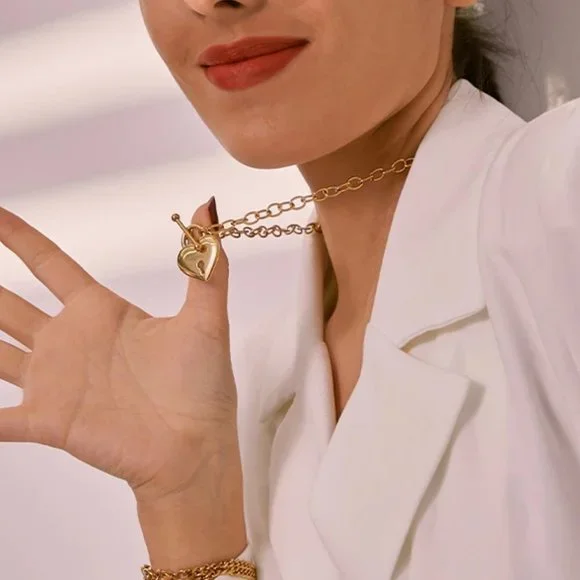 NEW 18K Gold Plated Heart Lock Toggle Link Chain Necklace - Picture 2 of 5